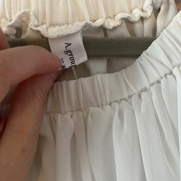 😎 Summer Sale! Beautiful embroidered blouse size M-L - Picture 3 of 8